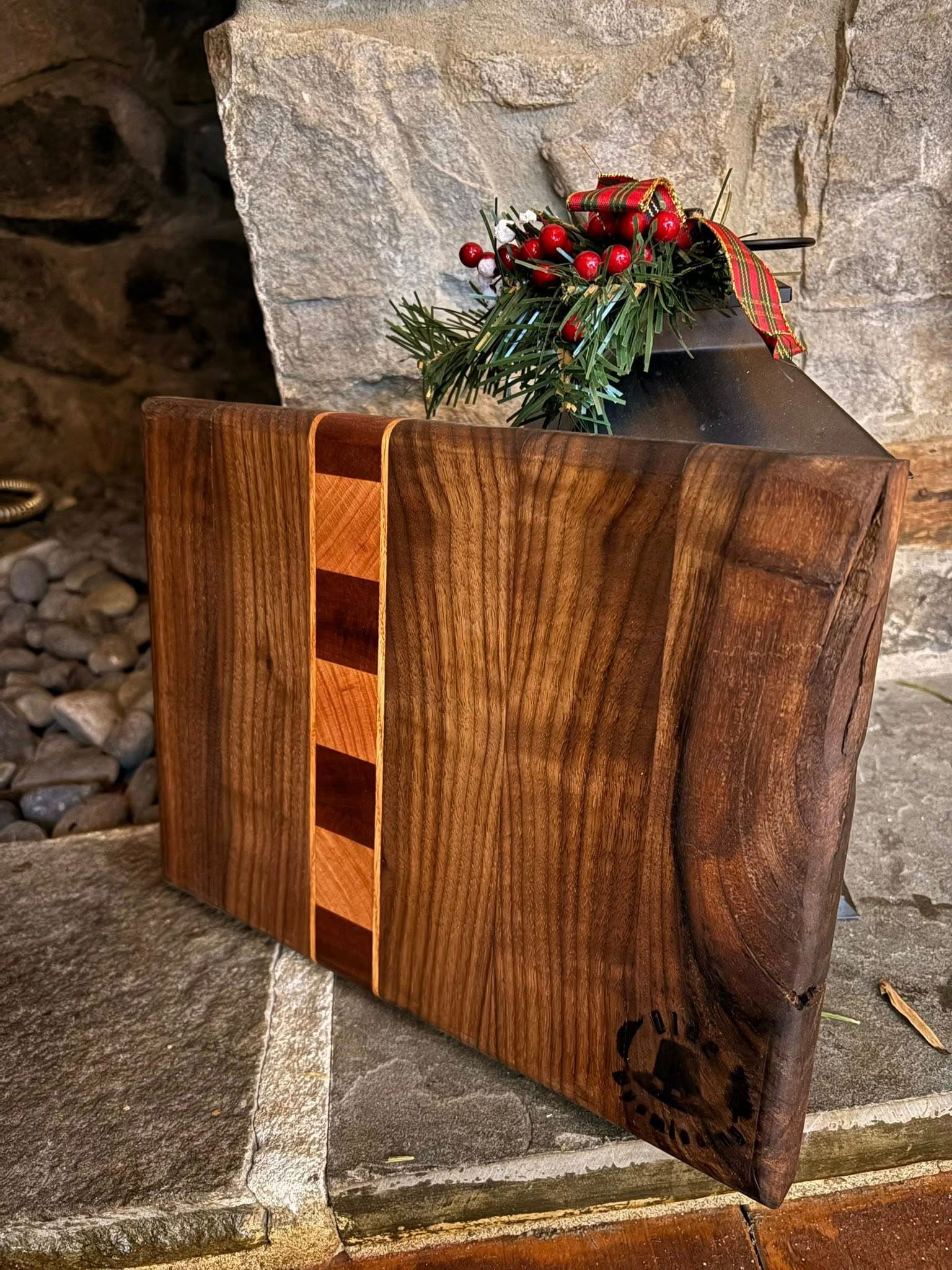 Live-Edge Boards — detail 2